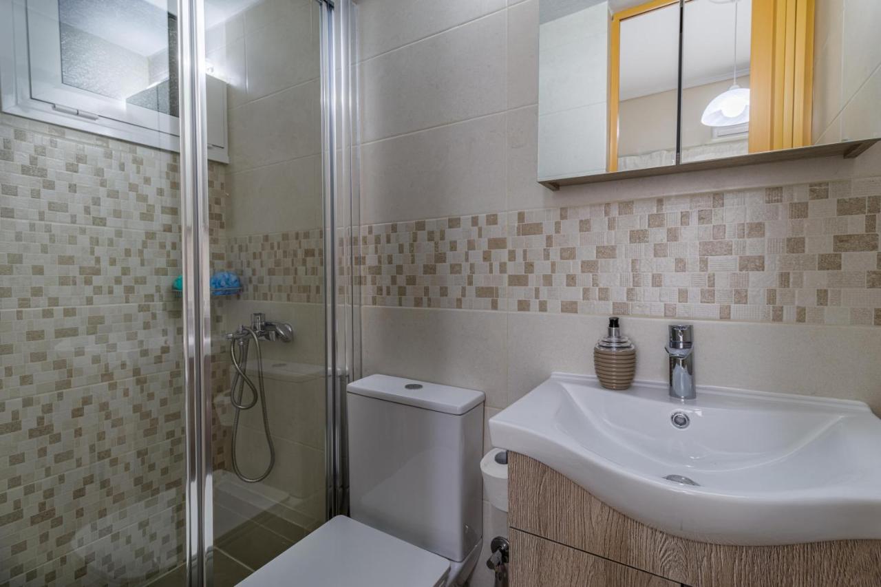 Apartamento Couples Retreat, Fully Equipped Studio/ Loutraki Beach Exterior foto